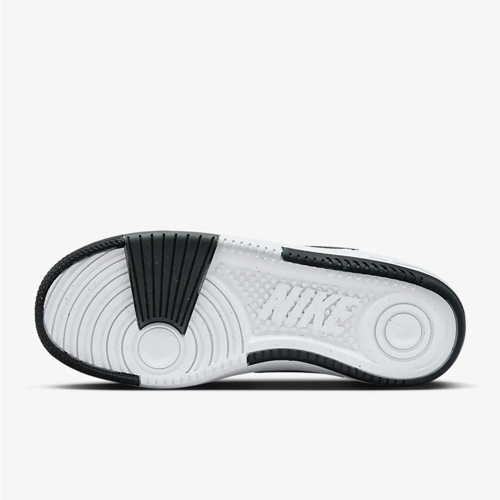 Nike Gamma Force women low sneakers 8 EUC white black - Picture 5 of 16